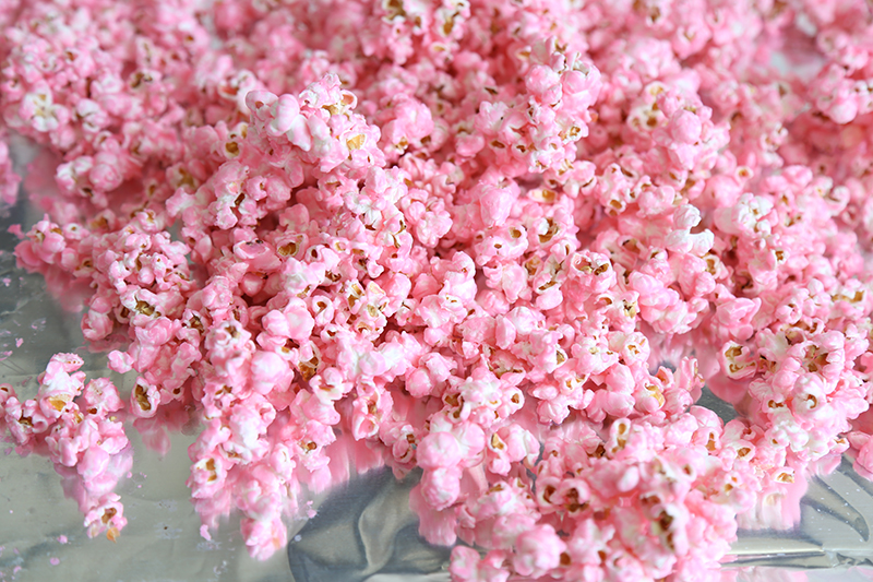 Louise Roe - DIY How To Make Pink Popcorn Recipe - Girls Night In - Front Roe fashion and lifstyle blog 4