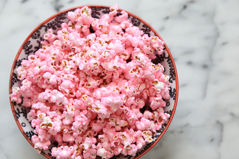 Louise Roe - DIY How To Make Pink Popcorn Recipe - Girls Night In - Front Roe fashion and lifstyle blog 5