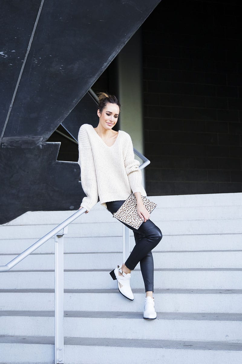 Louise Roe | Cozy Sweater Mornings | LA Streetstyle | Front Roe fashion blog 3