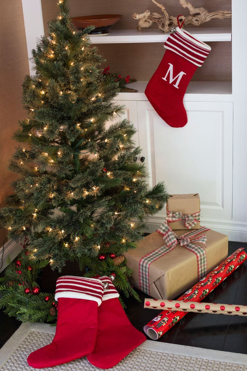 louise-roe-holiday-decorating-front-roe-4