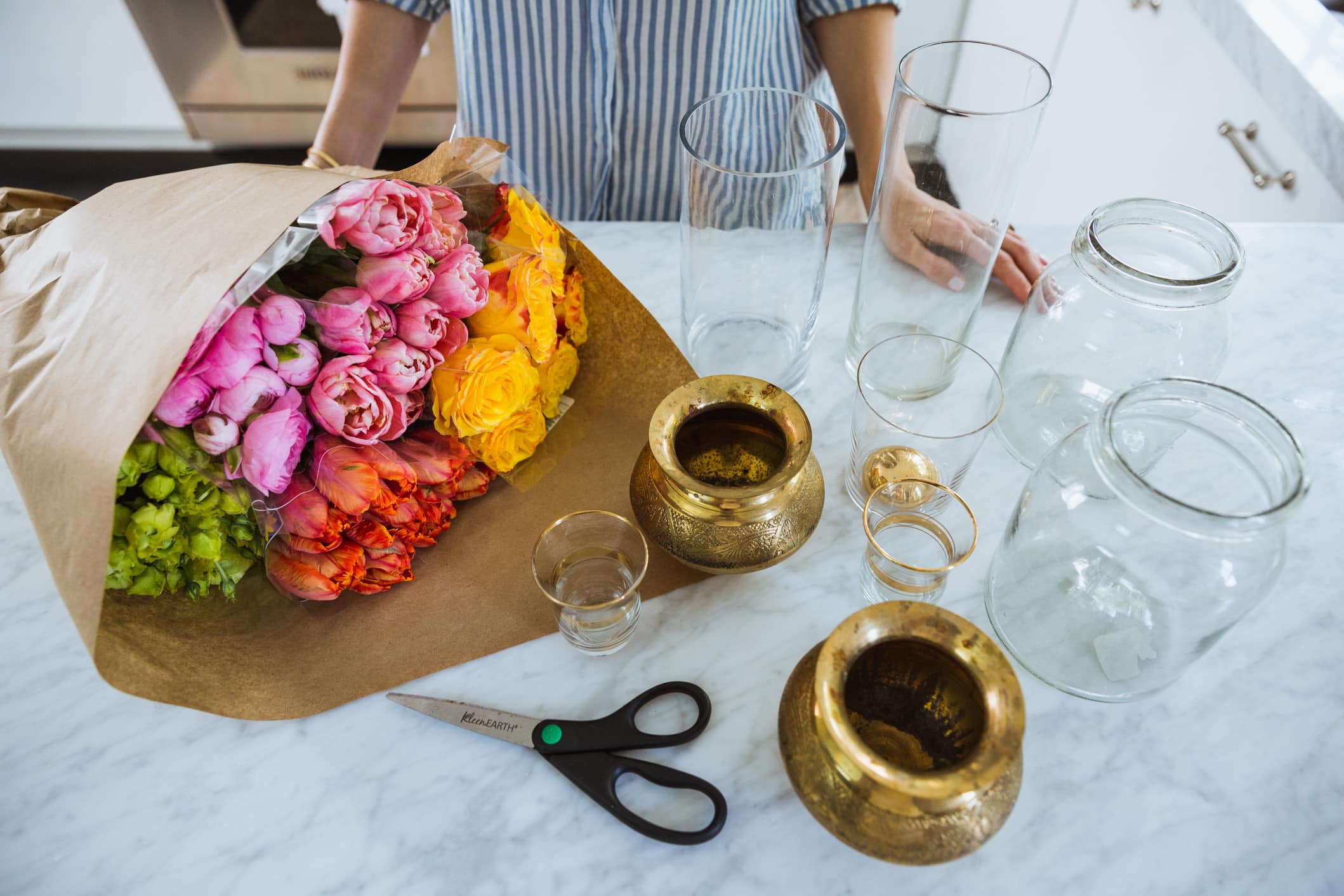 Louise Roe Slim Aarons Inspired Summer Party Floral Arrangement
