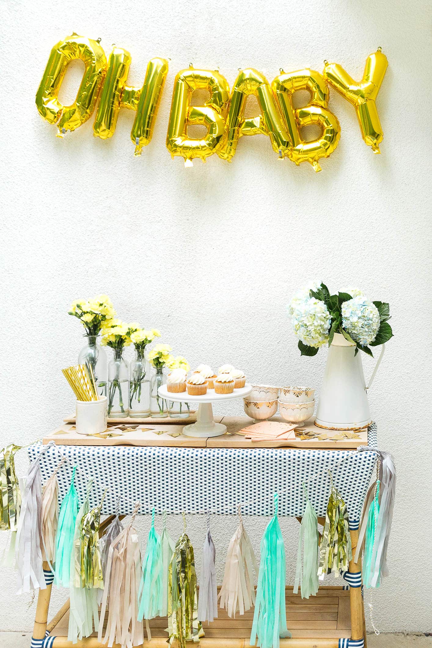 Louise Roe's Gender Reveal Party Decorations