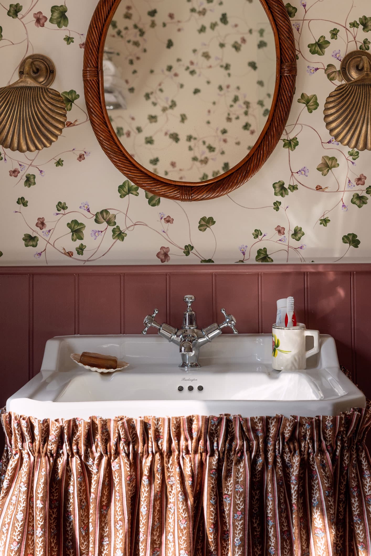 Louise Roe of Front Roe and her purple bathroom