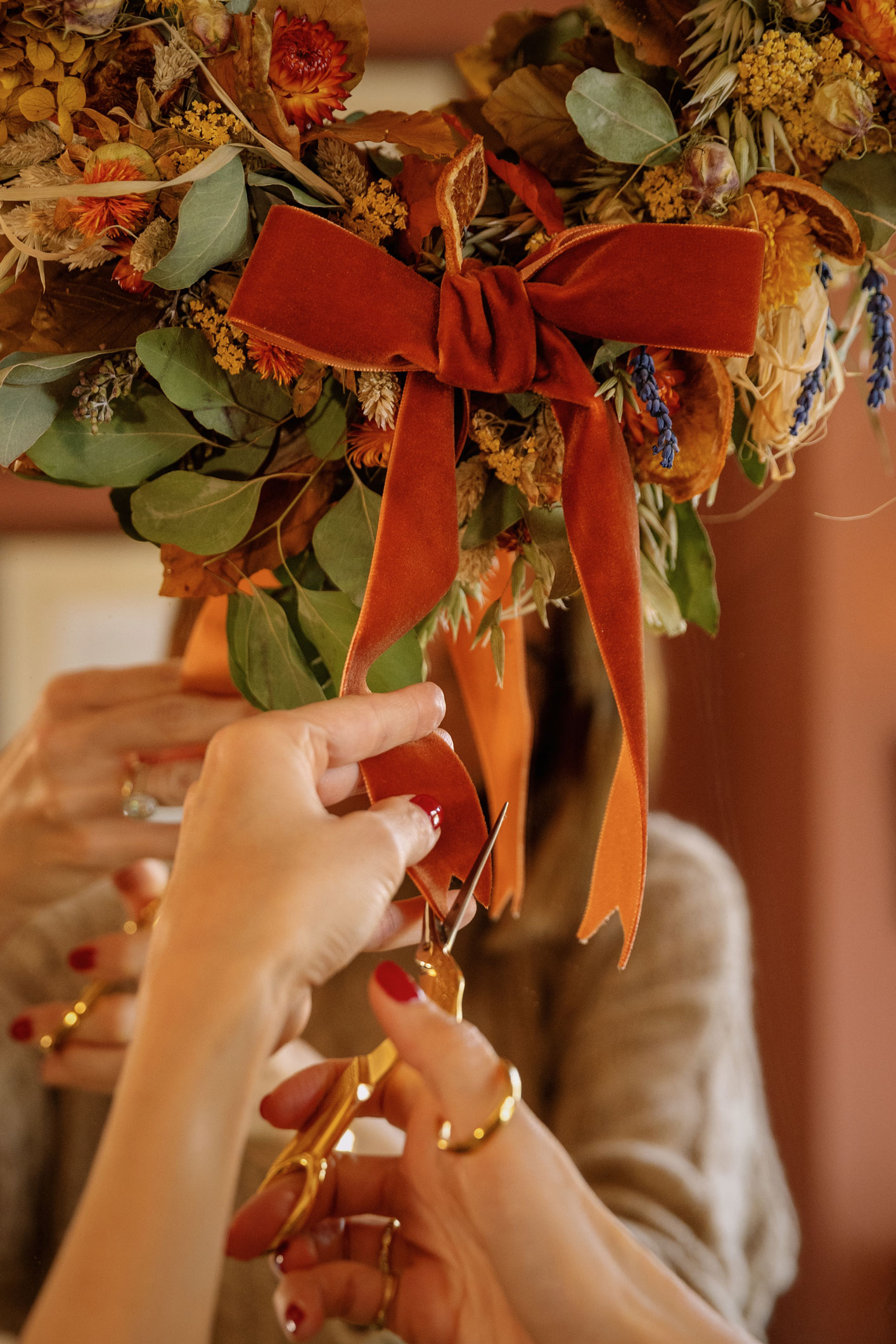 Louise & her Fall DIY wreath and mantle decor